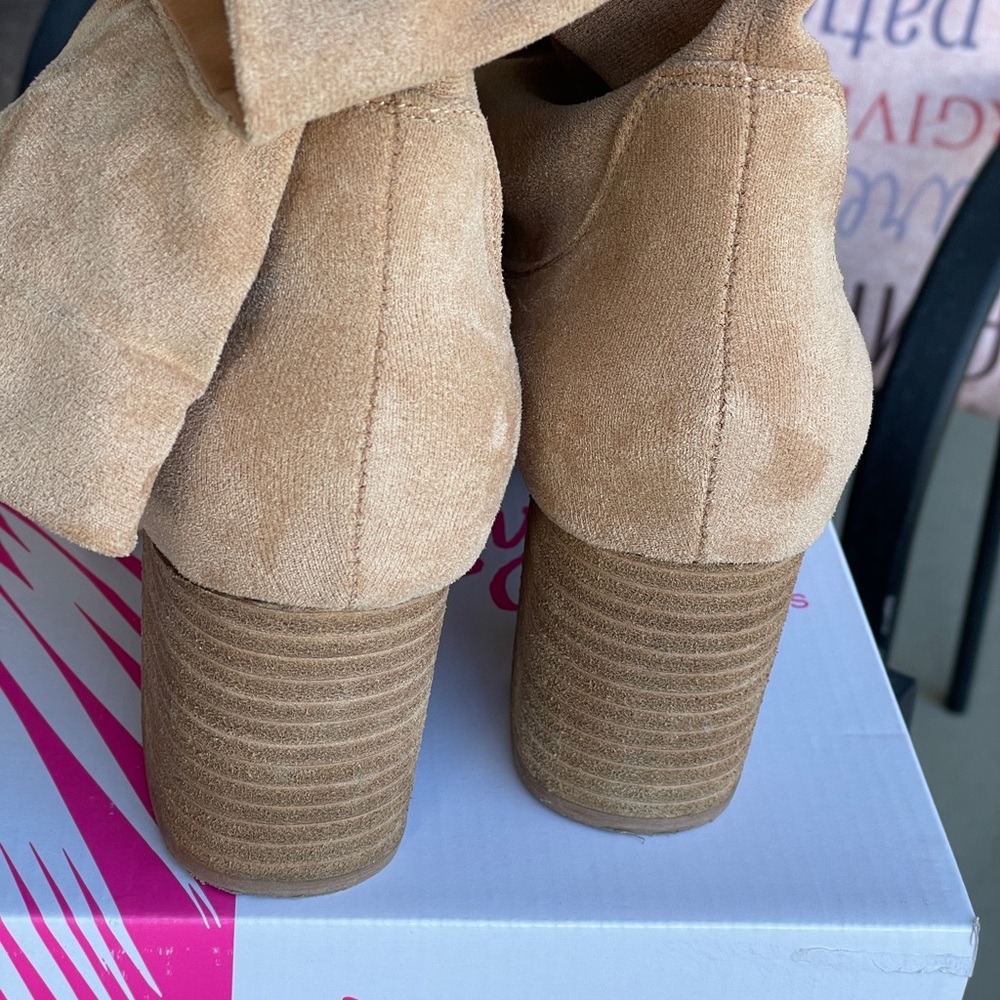 Booties - Picture 4 of 4